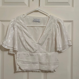 Urban Outfitters White V Neck Cropped Blouse Size M